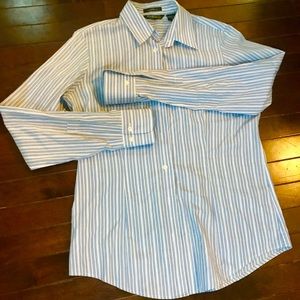 5/25 Eddie Bauer women’s long button down